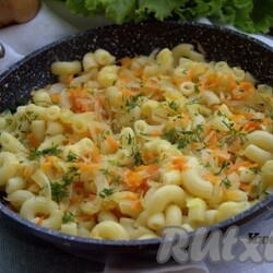 Макароны с капустой и морковью на сковороде - 8 пошаговых фото в рецепте