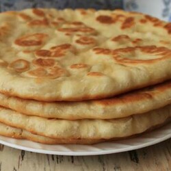 Если в холодильнике застоялся кефир, готовлю из него очень вкусные и простые лепёшки на сковороде - Вкусные рецепты - медиаплатформа МирТесен