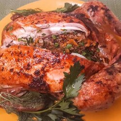 Курица, фаршированная гречкой