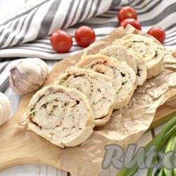 Рулет из куриного филе в духовке - 10 пошаговых фото в рецепте