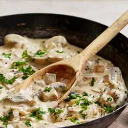 Берем 100 грамм грибов и сливки: соус ко всем блюдам просят по 2 порции - Steak Lovers - медиаплатформа МирТесен