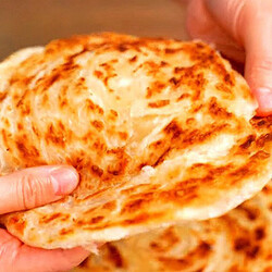 Мясные лепешки готовы за 5 минут: подаем и вместо хлеба, и как второе