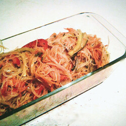 Я готовлю фунчозу с овощами так и она нравится всем моим друзьям! Попробуйте