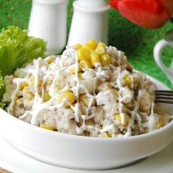 Салат с консервированной рыбой - БУДЕТ ВКУСНО! - медиаплатформа МирТесен