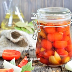 +Зимний салат из черри с луком