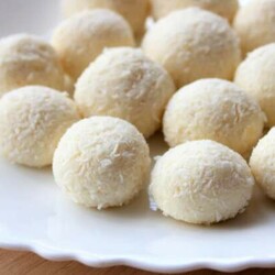 Смешиваю три ингредиента и готово! Делаю конфеты за 5 минут и сразу подаю к столу - Вкусные рецепты - медиаплатформа МирТесен