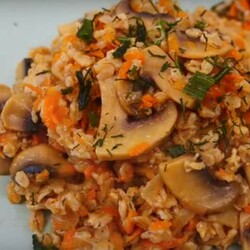 Ленивая овсянка с грибами: готовим к завтраку или на обед - Четыре вкуса - медиаплатформа МирТесен