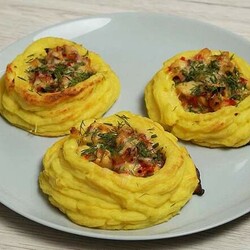 Ужин, который всех покорит. КАРТОФЕЛЬНЫЕ гнезда с курицей и овощами. - Вкусные рецепты                                             - 7 февраля                                             - 43598896524 - Медиаплатформа МирТесен