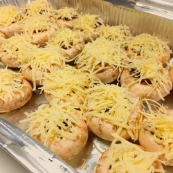 Самый простой способ приготовить фаршированные шампиньоны. Сохраните рецепт