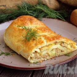 Пирог с мясом и картошкой из слоёного дрожжевого теста - 13 пошаговых фото в рецепте