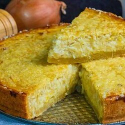 Луковый пирог с куриными яйцами и сыром в духовке - Четыре вкуса - медиаплатформа МирТесен
