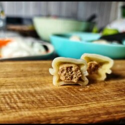 Свекровь дала совет замочить ПЕЛЬМЕНИ в воде перед варкой и добавить СЫРОЕ ЯЙЦО - Вкусные рецепты - медиаплатформа МирТесен