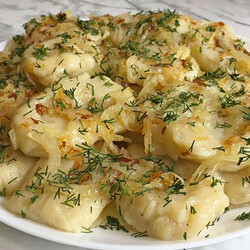 Ленивые вареники когда нет времени: смешали муку с картошкой, добавили лук и сварили за 5 минут