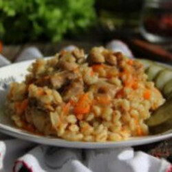 Плов из перловки с курицей в мультиварке