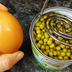 Из банки горошка и яйца готовлю вкусные и сытные оладьи: подаю со сметаной либо соусом - Вкусняшка - медиаплатформа МирТесен