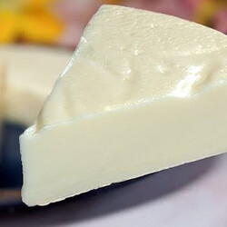 Смешиваем сгущенку с йогуртом 1 к 1. За полчаса получили торт из сплошного крема