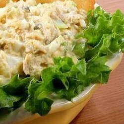 Салат из консервированной горбуши - Четыре вкуса - медиаплатформа МирТесен