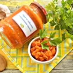 Кабачковая икра с томатной пастой и чесноком на зиму
