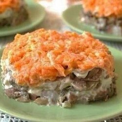 Этот салат покорил сердца многих любителей селедки — Салат «Лисья шубка» - Вкусные рецепты - медиаплатформа МирТесен