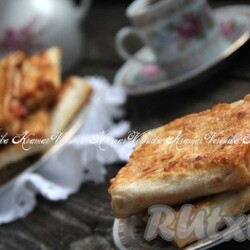 Лаваш с колбасой, сыром и помидорами на сковороде - 12 пошаговых фото в рецепте