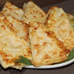 Частенько готовлю мужу на работу такие конвертики и все просят рецепт. Секрет в обалденной начинке