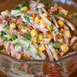 Вкусный и сочный салат с ветчиной и овощами. Муж съедает по несколько порций за раз! - Вкусные рецепты - медиаплатформа МирТесен