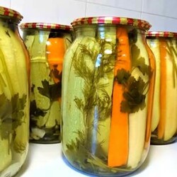 Рецепт ароматных, хрустящих и вкусных маринованных кабачков на зиму - Вкусные рецепты - медиаплатформа МирТесен