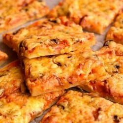 Пирог-пицца — быстрая, вкусная и сытная выпичека - Вкусные рецепты - медиаплатформа МирТесен