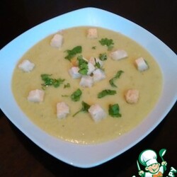 Суп-пюре из зеленого горошка и кабачка