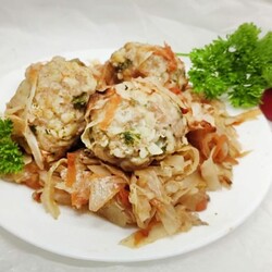 Готовлю вкуснейшую тушеную капусту в рукаве с мясными тефтелями: нравится всей семье