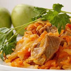 Тушёная капуста с мясом. Вкус знакомый с детства