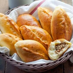 Пуховые пирожки с мясной начинкой - Вкусные рецепты - медиаплатформа МирТесен