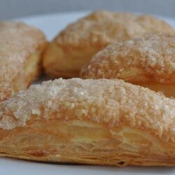 Язычки из слоёного теста: простая сладкая выпечка из слоёного теста - Скатерть-Самобранка - медиаплатформа МирТесен