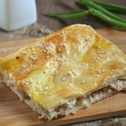 Слоеный пирог с курицей и картофелем на скорую руку - БУДЕТ ВКУСНО! - медиаплатформа МирТесен