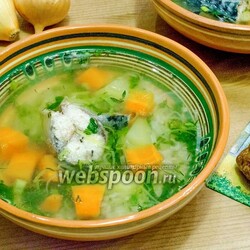 Рисовый суп из скумбрии с морковью