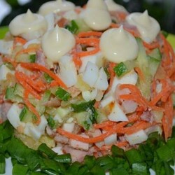 Салат «Шедевр» с корейской морковью. Готовлю на все праздники - Вкусные рецепты - медиаплатформа МирТесен