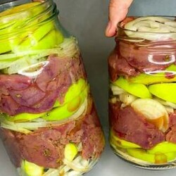 Печень с яблоками в банке