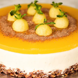 Яблочный торт без выпечки с нежным кремом и хрустящей основой