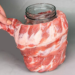 Кладем ребрышки в обычную стеклянную банку и за час получаем мясо вкуснее шашлыка