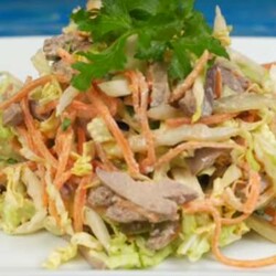 Салат из куриной печени с пекинской капустой