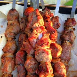 Раскрыт секрет для чего узбеки посыпают шашлык мукой - Четыре вкуса - медиаплатформа МирТесен