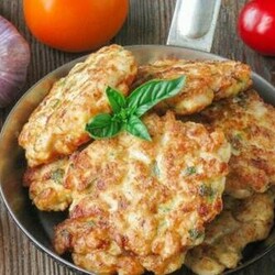 Безупречные куриные котлеты с плавленым сырком и зеленью - Вкусные рецепты - медиаплатформа МирТесен