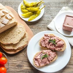 Как приготовить домашний паштет