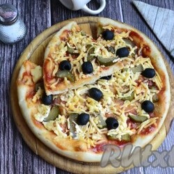 Пицца с плавленным сыром - 10 пошаговых фото в рецепте