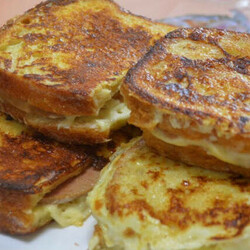 Кладем сыр между 2 кусками хлеба и на сковородку: завтрак за минуту не надоедает уже неделю - Steak Lovers - медиаплатформа МирТесен