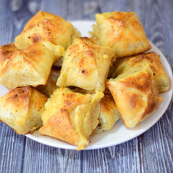 Простой рецепт сырной закуски из слоённого теста - Четыре вкуса - медиаплатформа МирТесен