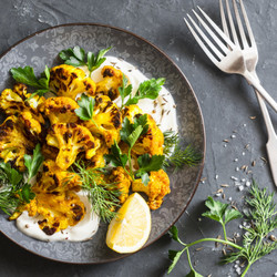 Жареная цветная капуста с карри