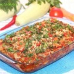 Цветная капуста с курицей в томатно-овощном соусе