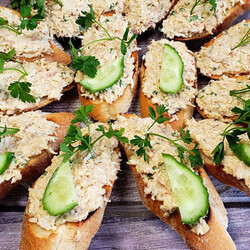 Превращаем банку рыбных консервов в деликатесный рыбный паштет ровно за 5 минут