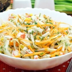 Постный салат с крабовыми палочками